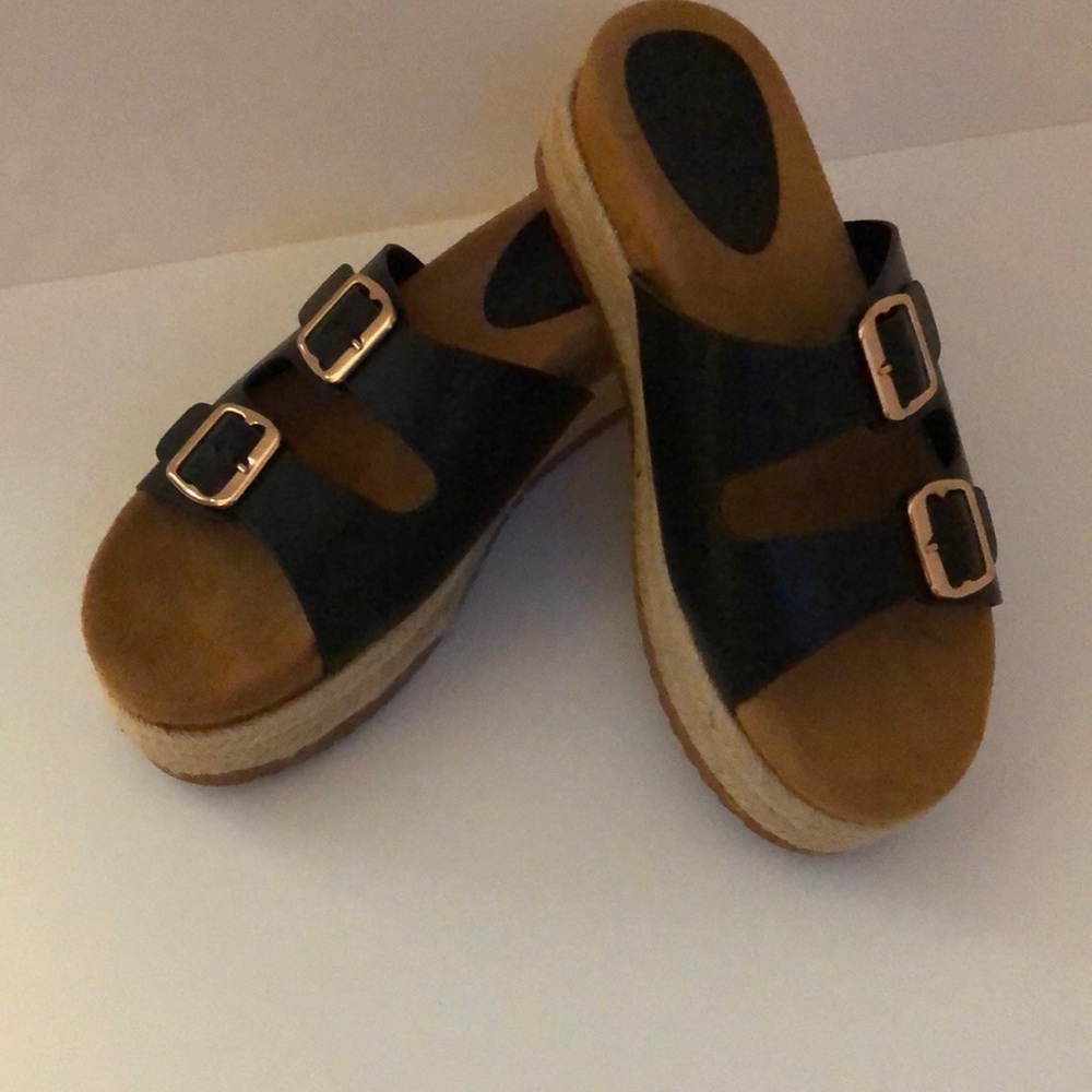 Bamboo sandals